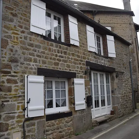 La Libellule Argentee Le Teilleul