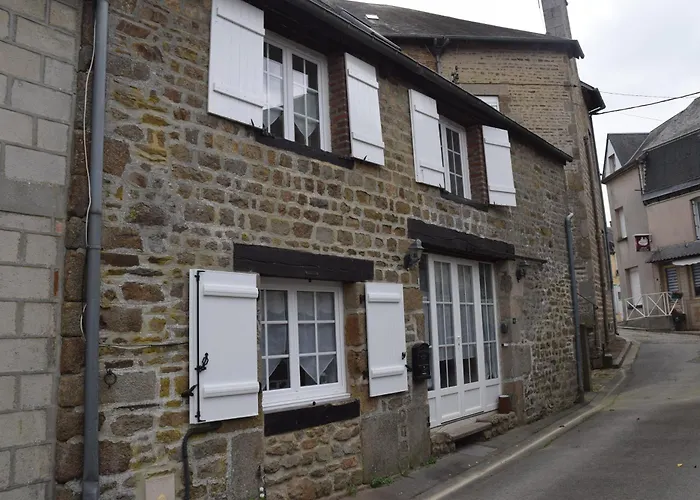 La Libellule Argentee Le Teilleul